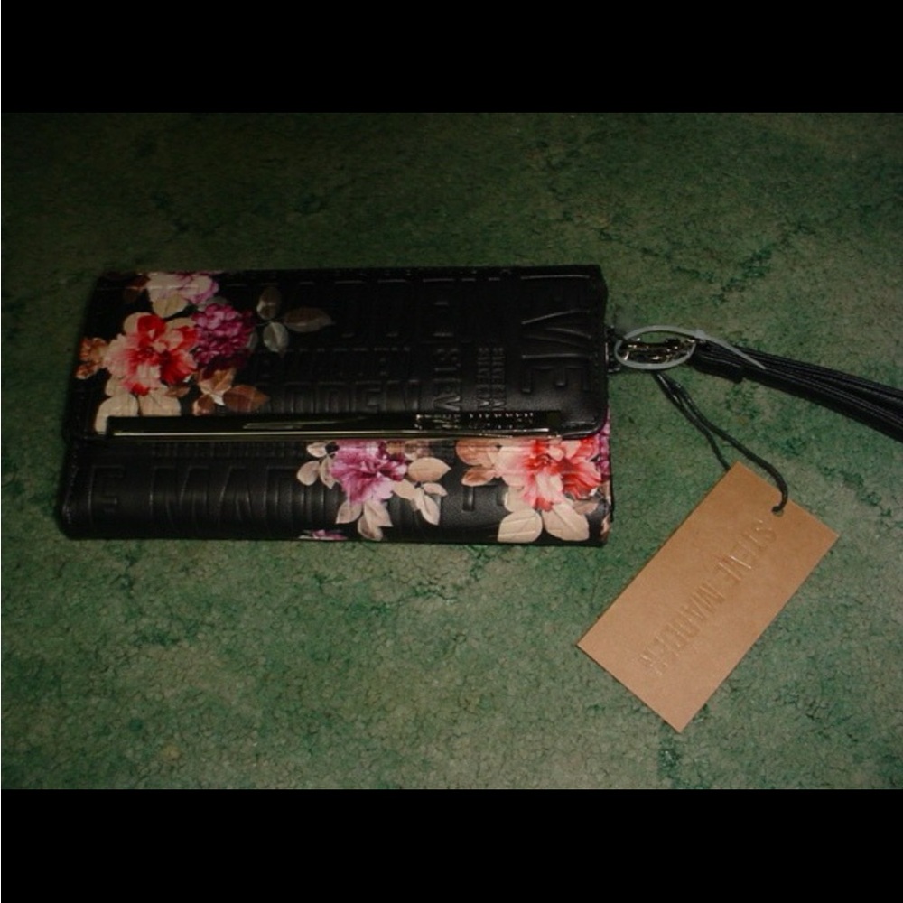 STEVE MADDEN NWT Black Floral Tri Fold Wallet